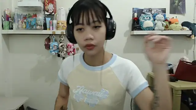 Snapshot of GloryKulikowski chatting on 3, 3, 2026 GloryKulikowski online show from 3, 3, 2026