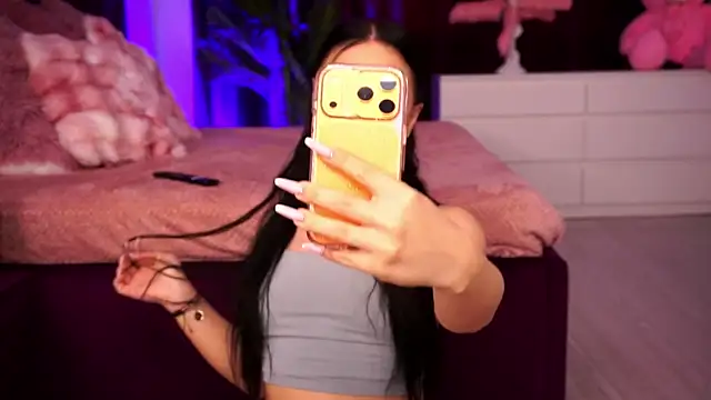 Snapshot of SashaLorrenz chatting on 9, 4, 2026 SashaLorrenz online show from 9, 4, 2026