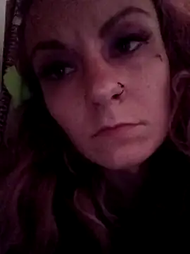 Snapshot of issyamazin chatting on 1, 4, 2026 issyamazin online show from 1, 4, 2026