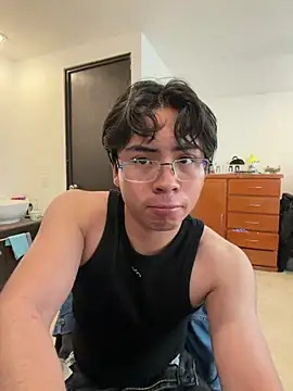 Snapshot of BentoBoxxx chatting on 19, 4, 2026 BentoBoxxx online show from 19, 4, 2026