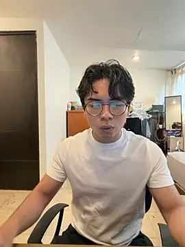 Snapshot of BentoBoxxx chatting on 23, 4, 2026 BentoBoxxx online show from 23, 4, 2026