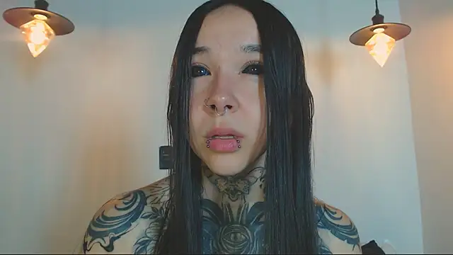 Snapshot of alien_eyes09 chatting on 24, 4, 2026 alien eyes09 online show from 24, 4, 2026