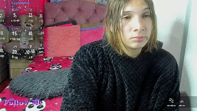 Snapshot of Tiffanny_bunny97 chatting on 18, 3, 2026 Tiffanny bunny97 online show from 18, 3, 2026