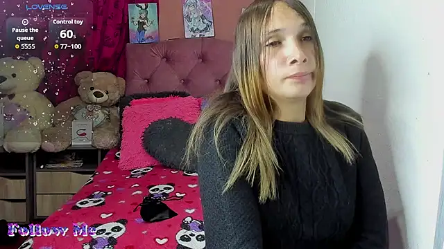 Snapshot of Tiffanny_bunny97 chatting on 27, 3, 2026 Tiffanny bunny97 online show from 27, 3, 2026