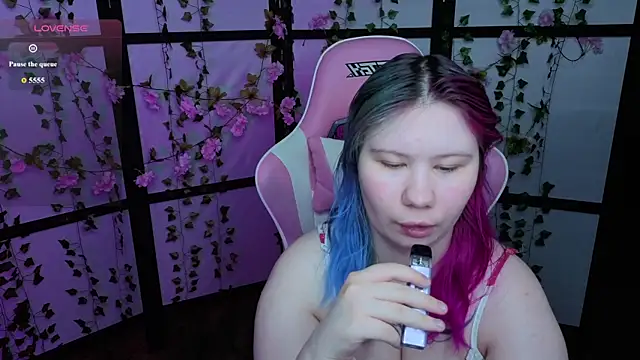 Snapshot of kitsune_little chatting on 14, 6, 2026 kitsune little online show from 14, 6, 2026
