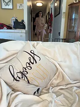 Snapshot of daniella_monroe chatting on 9, 4, 2026 daniella monroe online show from 9, 4, 2026