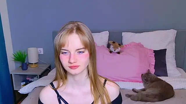 Snapshot of ElfieWhite chatting on 19, 4, 2026 ElfieWhite online show from 19, 4, 2026