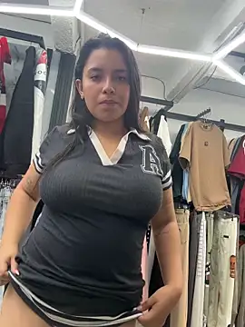 Snapshot of Miss_Bella_Flame chatting on 6, 4, 2026 Miss Bella Flame online show from 6, 4, 2026