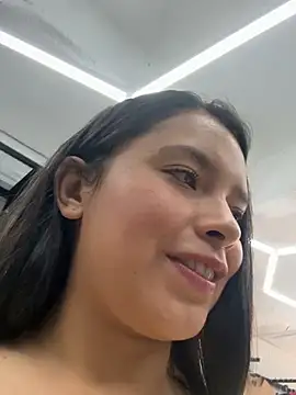 Snapshot of Miss_Bella_Flame chatting on 8, 4, 2026 Miss Bella Flame online show from 8, 4, 2026