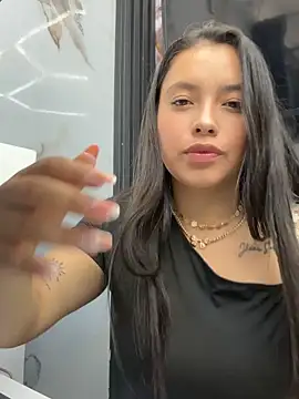 Snapshot of Miss_Bella_Flame chatting on 18, 4, 2026 Miss Bella Flame online show from 18, 4, 2026