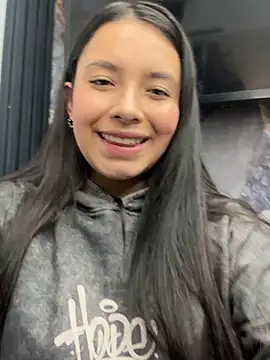 Snapshot of Miss_Bella_Flame chatting on 19, 4, 2026 Miss Bella Flame online show from 19, 4, 2026