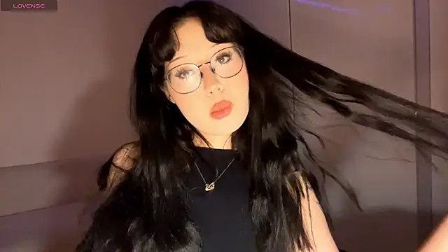 KateGlowee online show from 24, 2, 2026