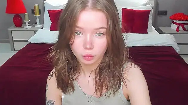 Snapshot of Violetta__Dreams chatting on 3, 4, 2026 Violetta Dreams online show from 3, 4, 2026