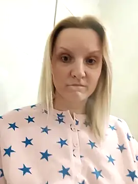 Snapshot of SusanGold9211 chatting on 1, 3, 2026 SusanGold9211 online show from 1, 3, 2026