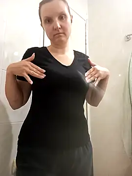 Snapshot of SusanGold9211 chatting on 3, 3, 2026 SusanGold9211 online show from 3, 3, 2026