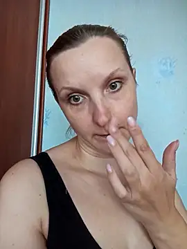 Snapshot of SusanGold9211 chatting on 9, 3, 2026 SusanGold9211 online show from 9, 3, 2026