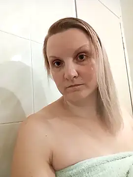 Snapshot of SusanGold9211 chatting on 22, 3, 2026 SusanGold9211 online show from 22, 3, 2026