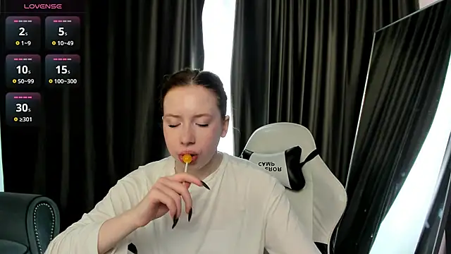 Snapshot of StellaBev chatting on 12, 4, 2026 StellaBev online show from 12, 4, 2026