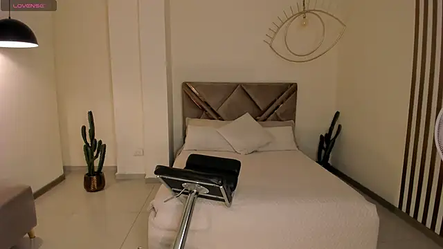 Snapshot of CarolineEvans_x chatting on 18, 3, 2026 CarolineEvans x online show from 18, 3, 2026