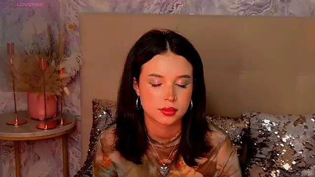 Snapshot of LanaLedger chatting on 28, 7, 2026 LanaLedger online show from 28, 7, 2026