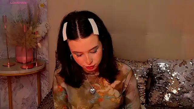 Snapshot of LanaLedger chatting on 28, 7, 2026 LanaLedger online show from 28, 7, 2026