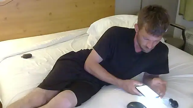 Snapshot of RoseColoredGlasses chatting on 24, 3, 2026 RoseColoredGlasses online show from 24, 3, 2026