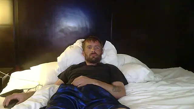 Snapshot of RoseColoredGlasses chatting on 25, 4, 2026 RoseColoredGlasses online show from 25, 4, 2026