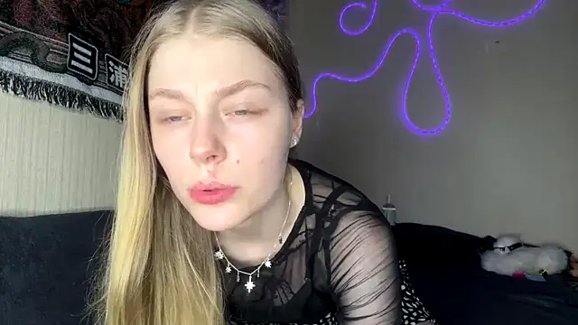 Snapshot of CassandraMur chatting on 18, 2, 2026 CassandraMur online show from 18, 2, 2026