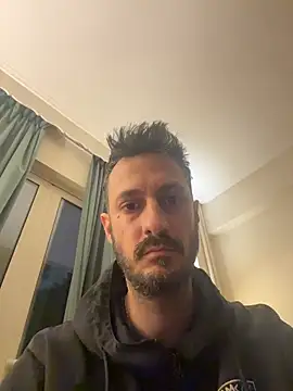 Snapshot of livegreek chatting on 4, 4, 2026 livegreek online show from 4, 4, 2026