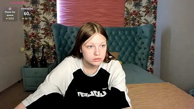 Snapshot of LauraBev chatting on 26, 4, 2026 LauraBev online show from 26, 4, 2026