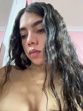 Snapshot of Luna_rousse26 chatting on 6, 6, 2026 Luna rousse26 online show from 6, 6, 2026