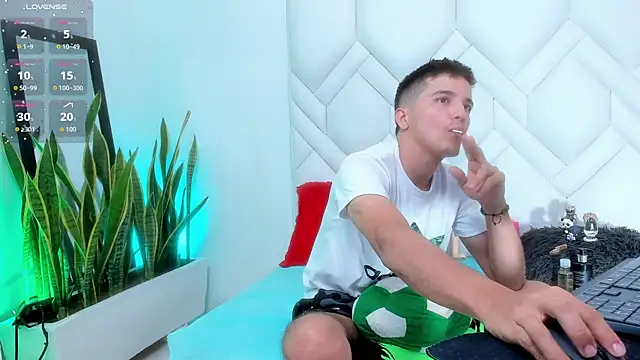 Snapshot of bad_boy_cum_ chatting on 1, 4, 2026 bad boy cum online show from 1, 4, 2026