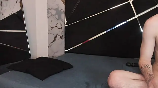 Couple In Heat online show from 16, 4, 2026