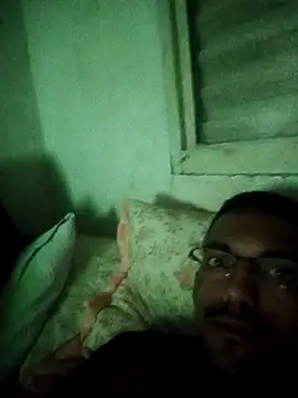 Casal do buzz online show from 4, 3, 2026