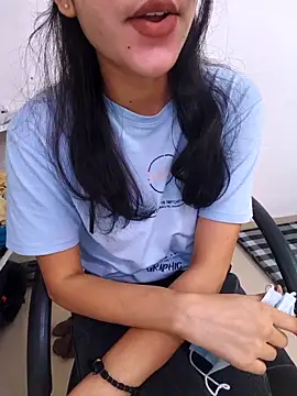 Snapshot of tanzum_khan3202 chatting on 2, 4, 2026 tanzum khan3202 online show from 2, 4, 2026