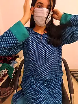 Snapshot of tanzum_khan3202 chatting on 8, 4, 2026 tanzum khan3202 online show from 8, 4, 2026