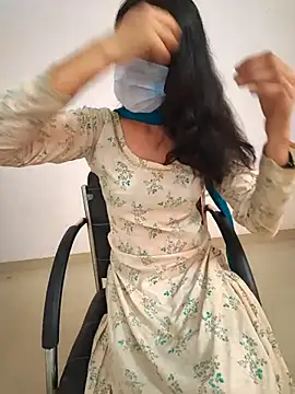 Snapshot of tanzum_khan3202 chatting on 23, 4, 2026 tanzum khan3202 online show from 23, 4, 2026