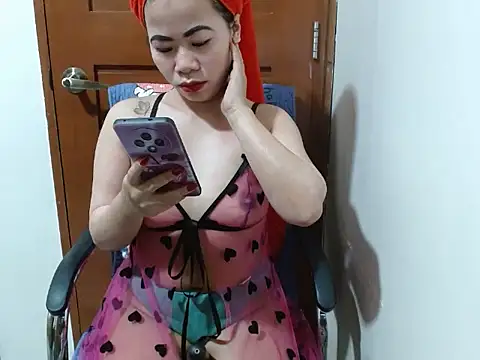 Petite Jeramae22 online show from 3, 8, 2026