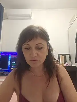 Snapshot of SaraGina chatting on 8, 7, 2026 SaraGina online show from 8, 7, 2026