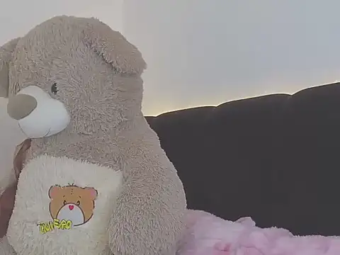 Snapshot of DollfaceInk chatting on 8, 4, 2026 DollfaceInk online show from 8, 4, 2026