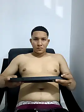 Snapshot of Johan_bezoss chatting on 25, 4, 2026 Johan bezoss online show from 25, 4, 2026