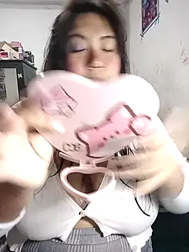 Snapshot of michu_kotomi chatting on 16, 4, 2026 michu kotomi online show from 16, 4, 2026