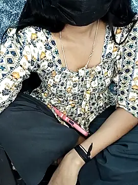 Snapshot of Cutie_babes01 chatting on 25, 2, 2026 Cutie babes01 online show from 25, 2, 2026