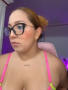 Kiarhatrixie1 online show from 18, 4, 2026