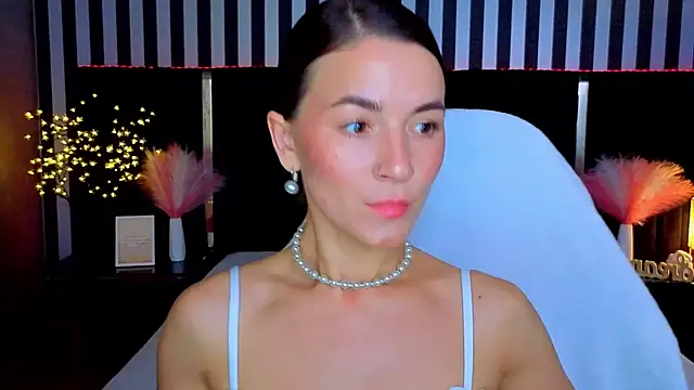 Snapshot of GracefulMichelle chatting on 27, 6, 2026 GracefulMichelle online show from 27, 6, 2026