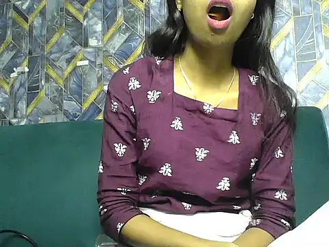 Snapshot of Rani1993 chatting on 7, 4, 2026 Rani1993 online show from 7, 4, 2026