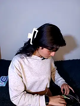 Snapshot of Lili__Clan chatting on 5, 3, 2026 Lili Clan online show from 5, 3, 2026