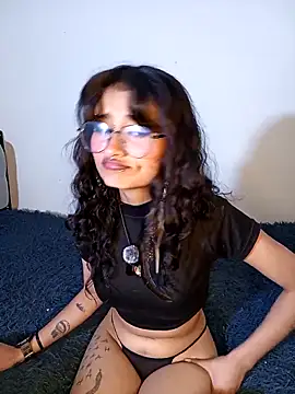 Snapshot of Lili__Clan chatting on 8, 3, 2026 Lili Clan online show from 8, 3, 2026