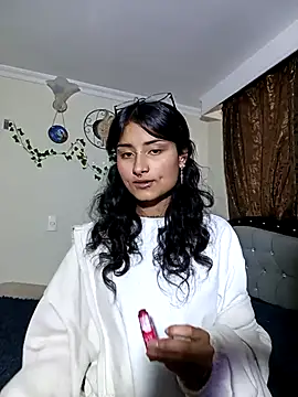 Snapshot of Lili__Clan chatting on 21, 4, 2026 Lili Clan online show from 21, 4, 2026