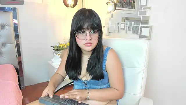 Snapshot of mila_quin chatting on 11, 6, 2026 mila quin online show from 11, 6, 2026
